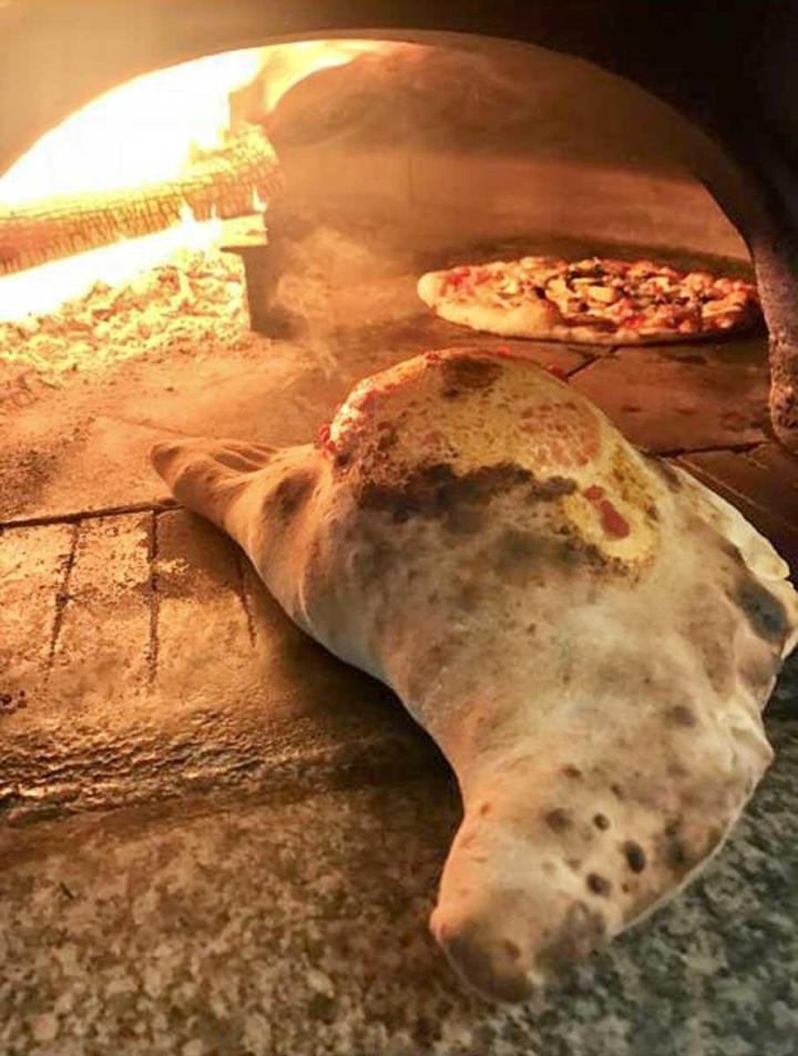 Pizzas généreuses et savoureuses 
